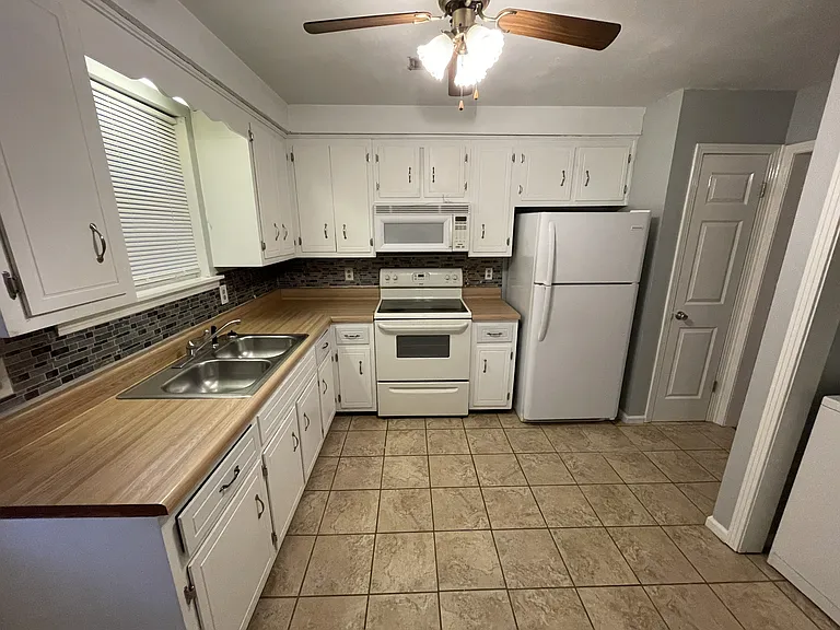 636 R S Bradley Blvd #A — Photo 6