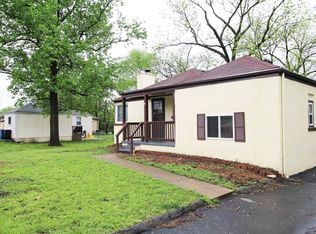 3911 Wright Ave, Saint Ann, MO 63074