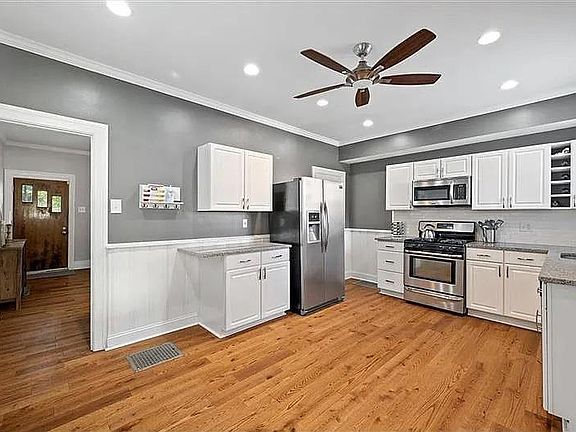5th image of 160 Olympia St