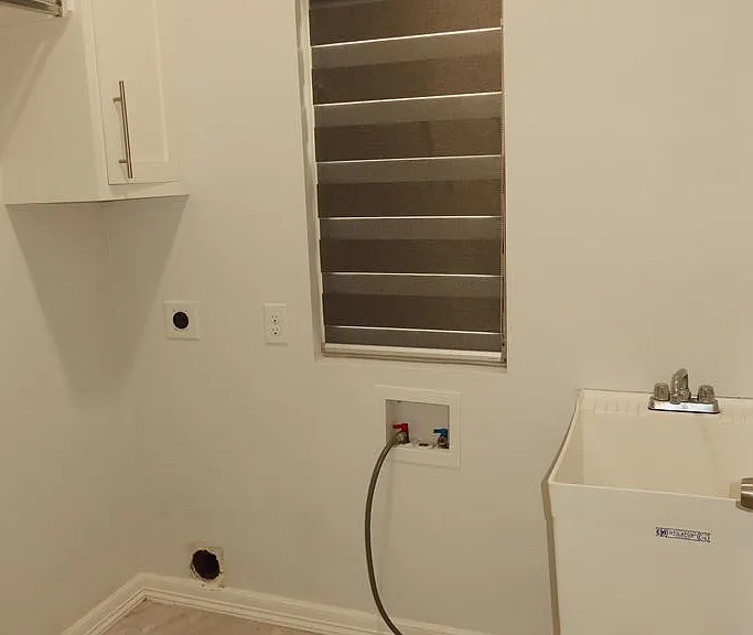 2428 San Marino Dr — Photo 9
