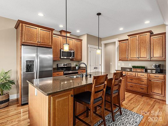 5th image of 70 Skytop Farm Ln