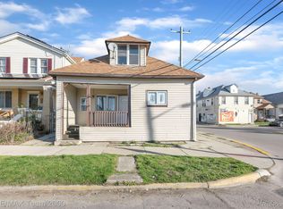 2435 Holmes St, Hamtramck, MI 48212