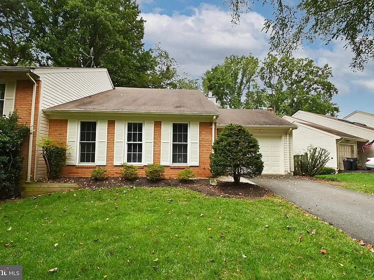 10048 Wood Sorrels Ln — Photo 2