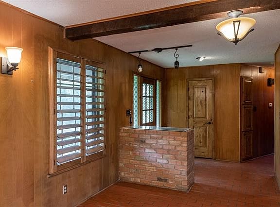 4th image of 300 Barnwell Ln