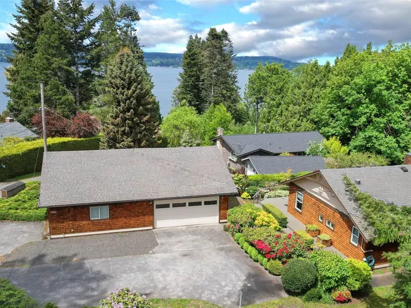 26792 Edgewater Boulevard NW, Poulsbo, WA 98370