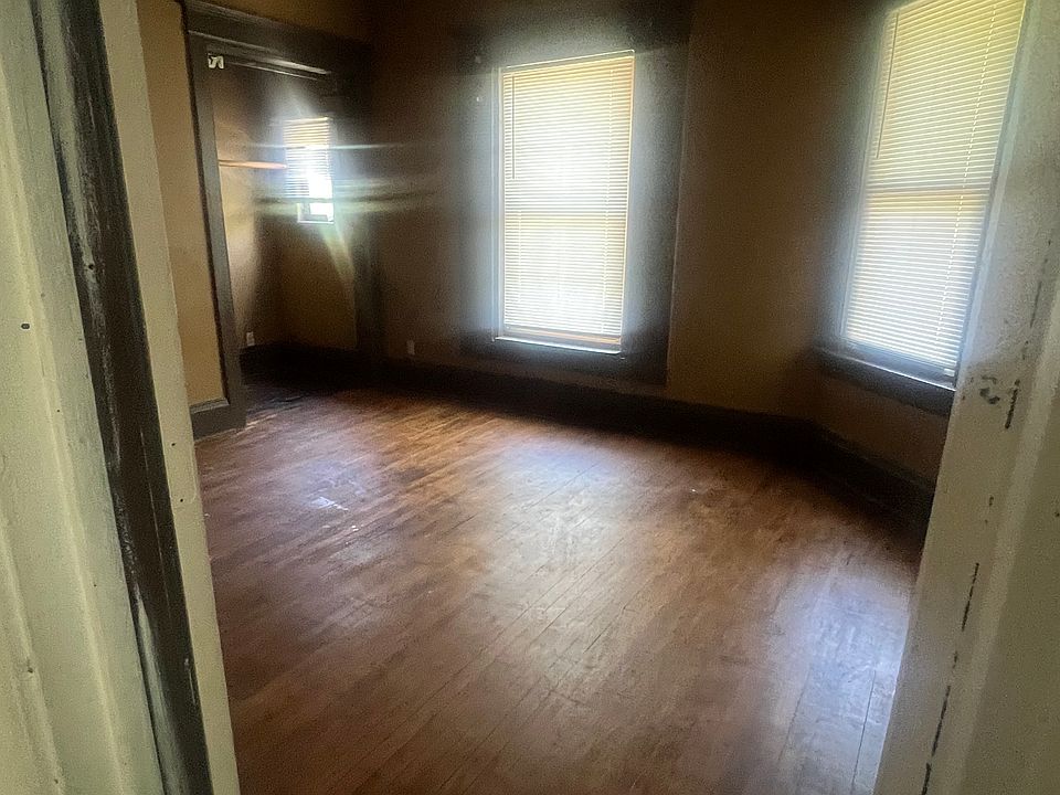 1st bedroom