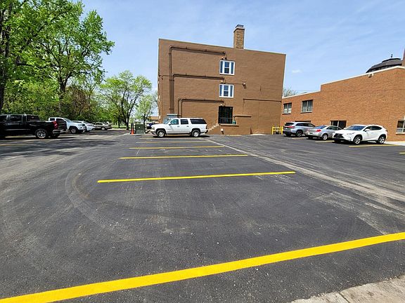 3rd image of 546 Dakota Ave S