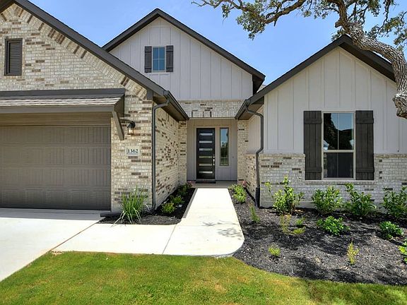 Comal, Elevation B
