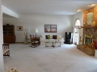 9394 Fox Run Cir, Frankfort, IL 60423