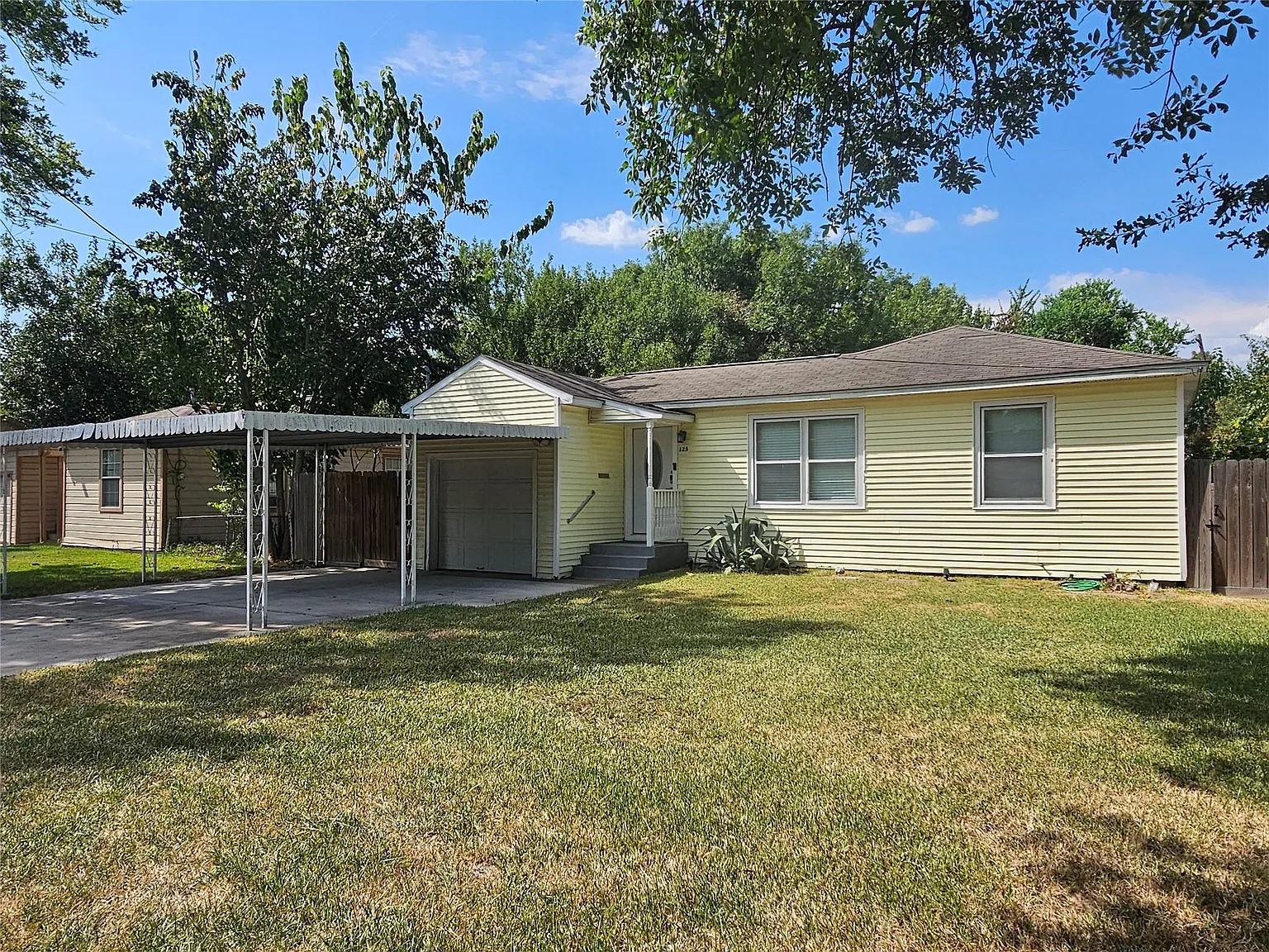 2 bed, 1.0 bath, 924 sqft, $1,500 — Photo 1