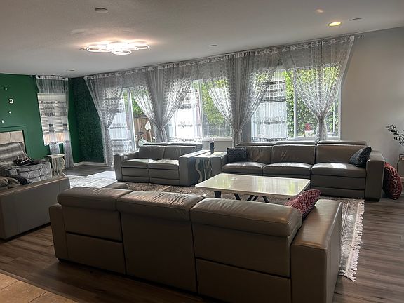 3rd image of 4026 Martis St