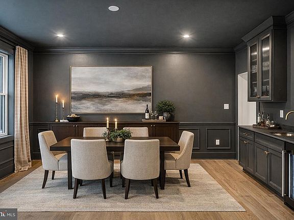 4th image of 415 W Prospect Ave
