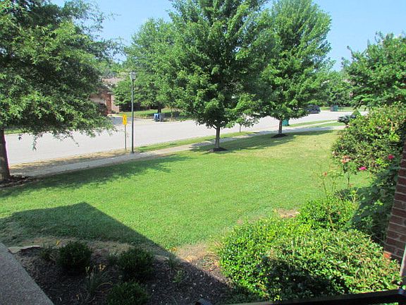 5th image of 224 Park Lakes Dr