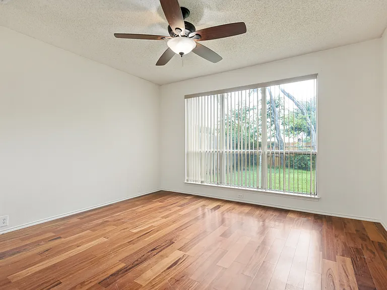 4725 Grant Park Ave — Photo 7