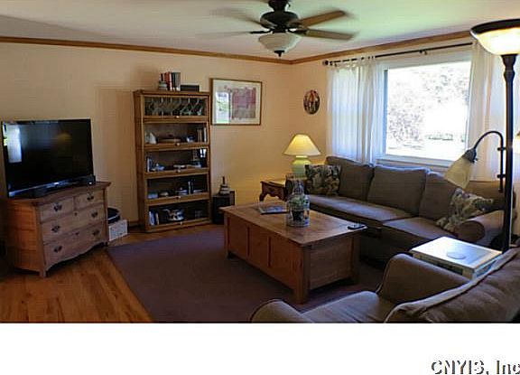 3rd image of 106 Brooklea Pl