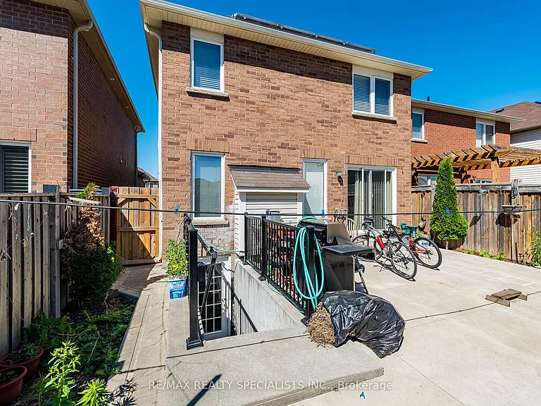 47 Robert Parkinson Dr — Photo 26