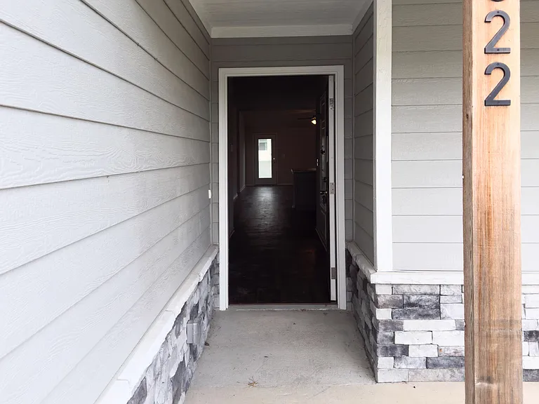 622 N Pecan St — Photo 5