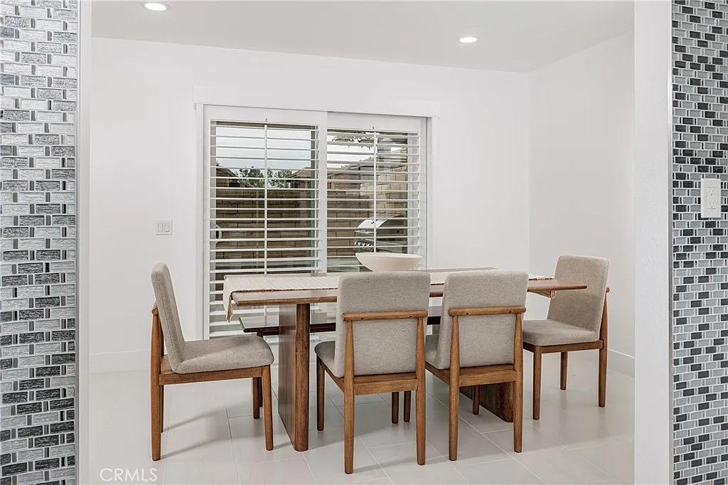 3 bed, 1727 sqft, $6,000 — Photo 4