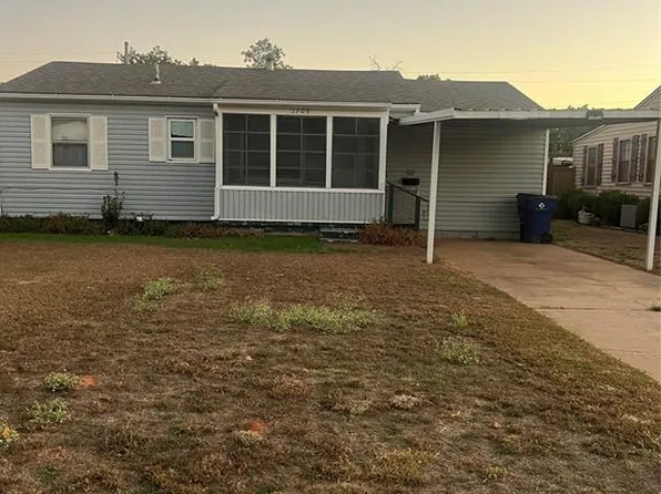 1209 California Ave, Chickasha, OK 73018