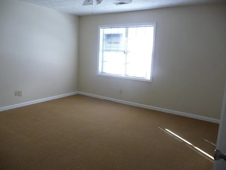 310 Winding River Dr #G — Photo 6