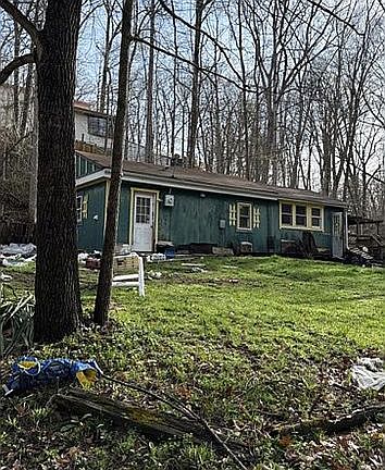5th image of 10621 Lakewood Dr W