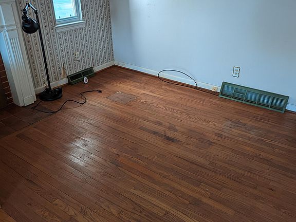 5th image of 424 Townsend Ave