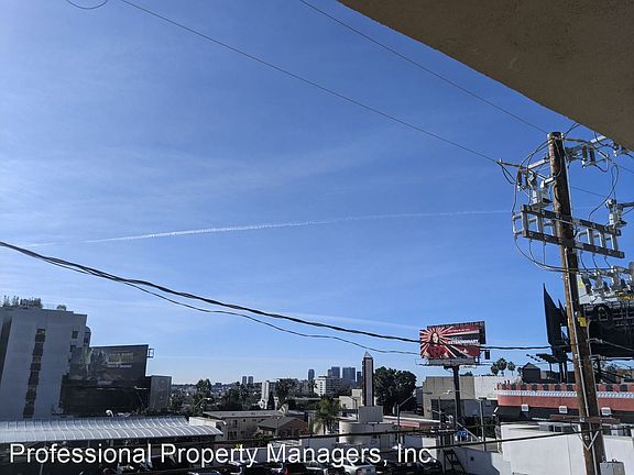 4th image of 1114 N Clark St #9