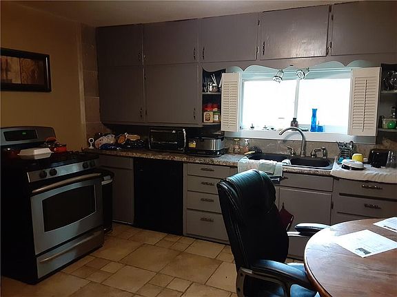 5th image of 3610 N Kercheval Dr