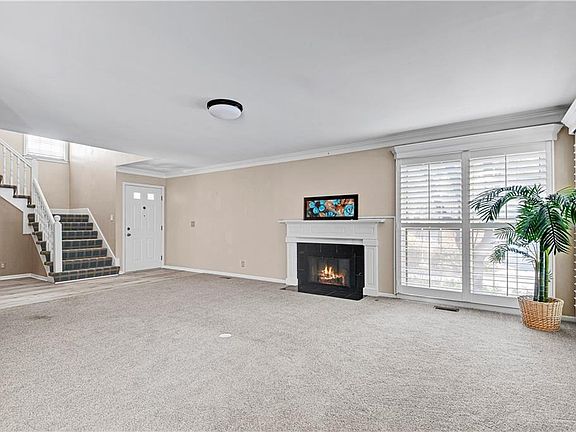 4th image of 9138 W 102nd Ter