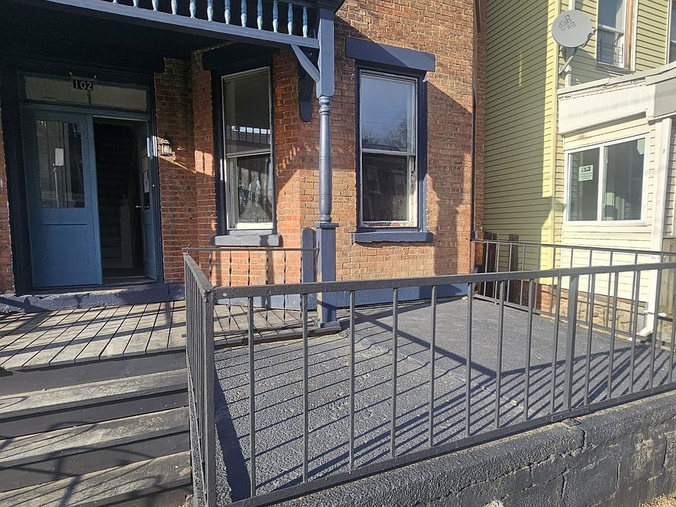 1st image of 102 Carson Ave Floor 1