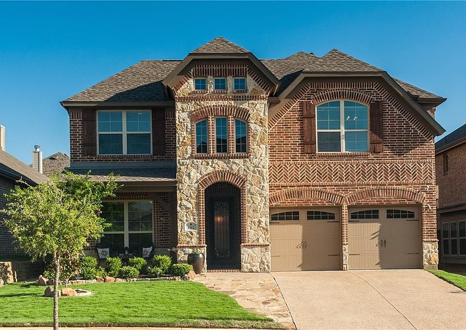 1st image of 1512 Presley Way