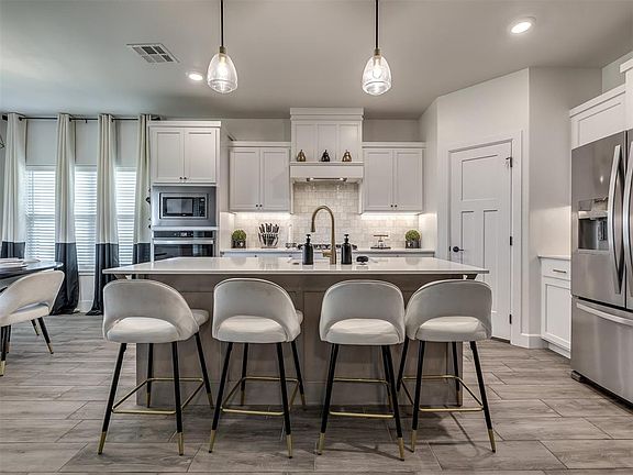 3rd image of 101 Carlow Way