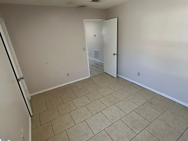 156 Bennett Cir — Photo 4