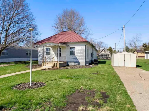 311 Cedar St, West Chester, IA 52359