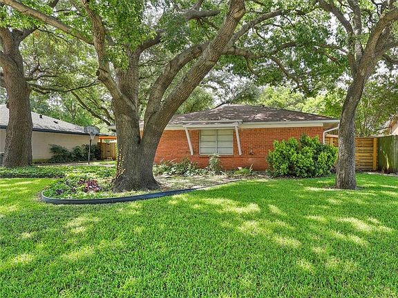 3rd image of 1828 Gravley Dr