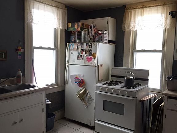 3rd image of 1173 Edgerton St