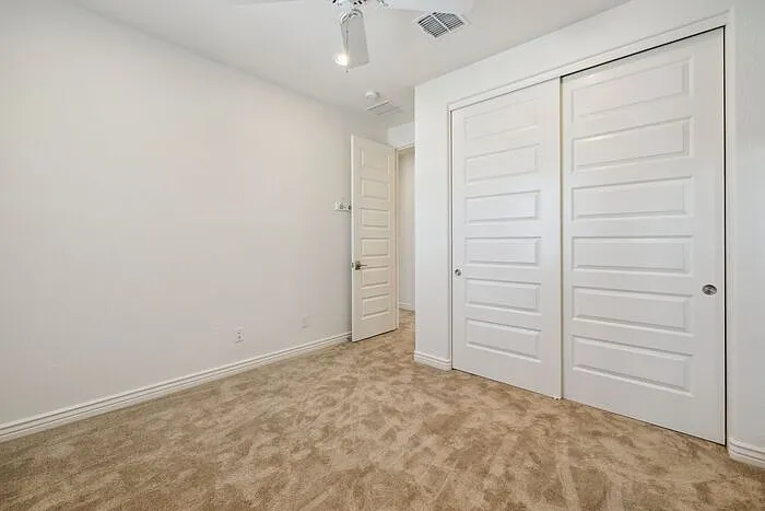 211 E Brinley Dr — Photo 29