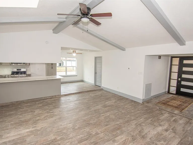 2302 Cades Cove Dr — Photo 17