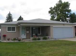 33477 Crestwell Dr, Sterling Heights, MI 48310