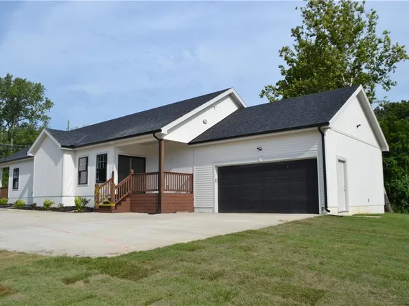 1619 N 55th St, Kansas City, KS 66102
