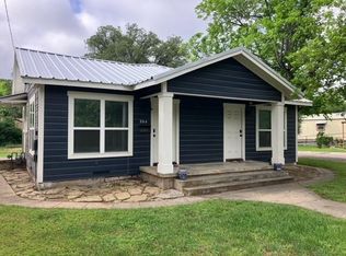 204 E Dry St, San Saba, TX 76877