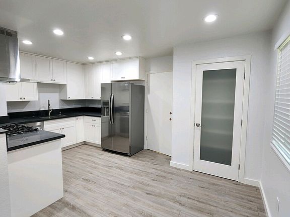 4th image of 16672 Blanton Ln APT 1