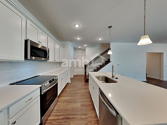 4th image of 8276 Northpoint Dr