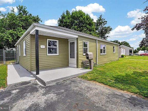2nd image of 717 Garnet Rd