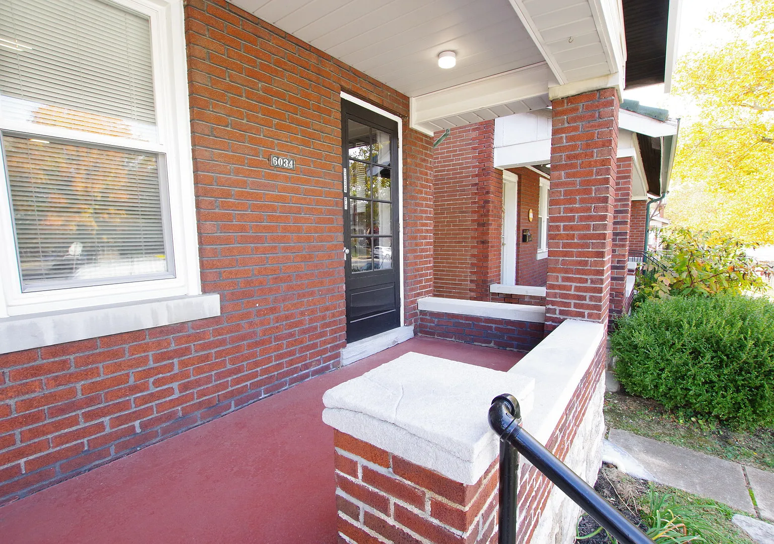 1F Furnished 2 bed 1 bath unit with all utilities & fiber internet — Photo 2