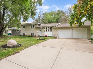 9109 Northwood Pkwy, New Hope, MN 55427