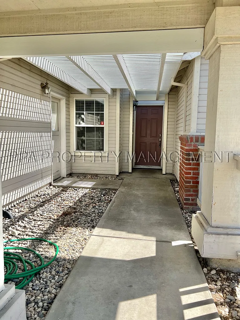 1188 Palomino Court — Photo 3
