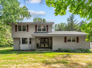 5352 Eagle Creek Blvd, Shakopee, MN 55379