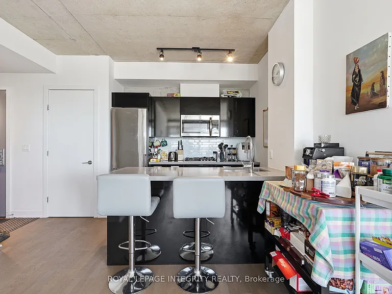 203 Catherine St #1203 — Photo 11