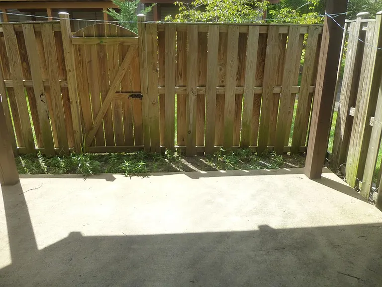 2569 James Monroe Cir — Photo 17